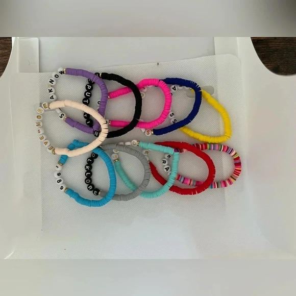 SET: Girls beaded bracelets. Taylor Swift ERAS on each bracelet. 11 bracelets. - Picture 14 of 16